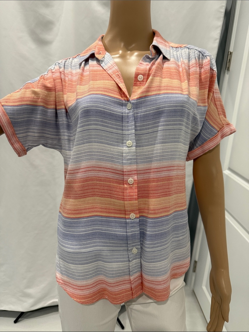 Universal Thread Striped Button-Up Shirt in Coral, Blue & Cream Size XS